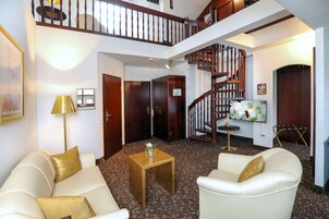 Maisonette Suite | Ropa de cama hipoalergénica, minibar, escritorio