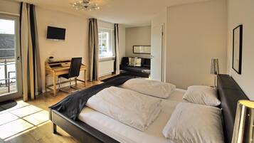 Deluxe-Doppelzimmer, mit Bad (Doppelzimmer mit Balkon)
