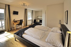 豪華雙人房, 獨立浴室 (Doppelzimmer mit Balkon)