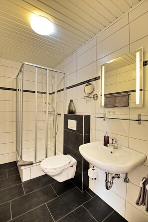 Bathroom - Weingut & Gästehaus Christoph Clüsserath (Trittenheim)