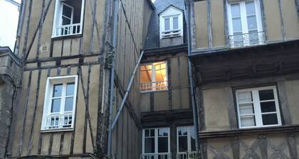 vue imprenable à cÎté de la cathédrale dans le coeur historique de la ville