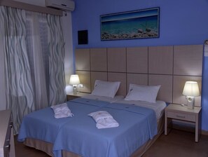 Studio (1-2 Adults) | Oppholdsområde | Flatskjerm-TV