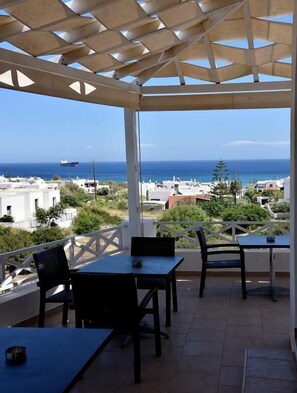 Petit déjeuner buffet compris tous les jours