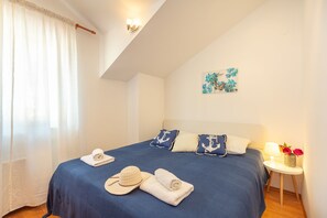 Room (Mondo Room 1) | 1 bedroom, cribs/infant beds, free WiFi, bed sheets - Apartments Mondo (Dubrovnik)
