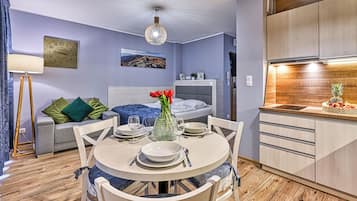 Studio (7 Przytulny) | Living area | Flat-screen TV