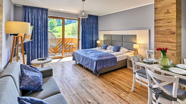 Studio, 1 Doppelbett und Schlafsofa (2 Pogodny) | Wohnbereich