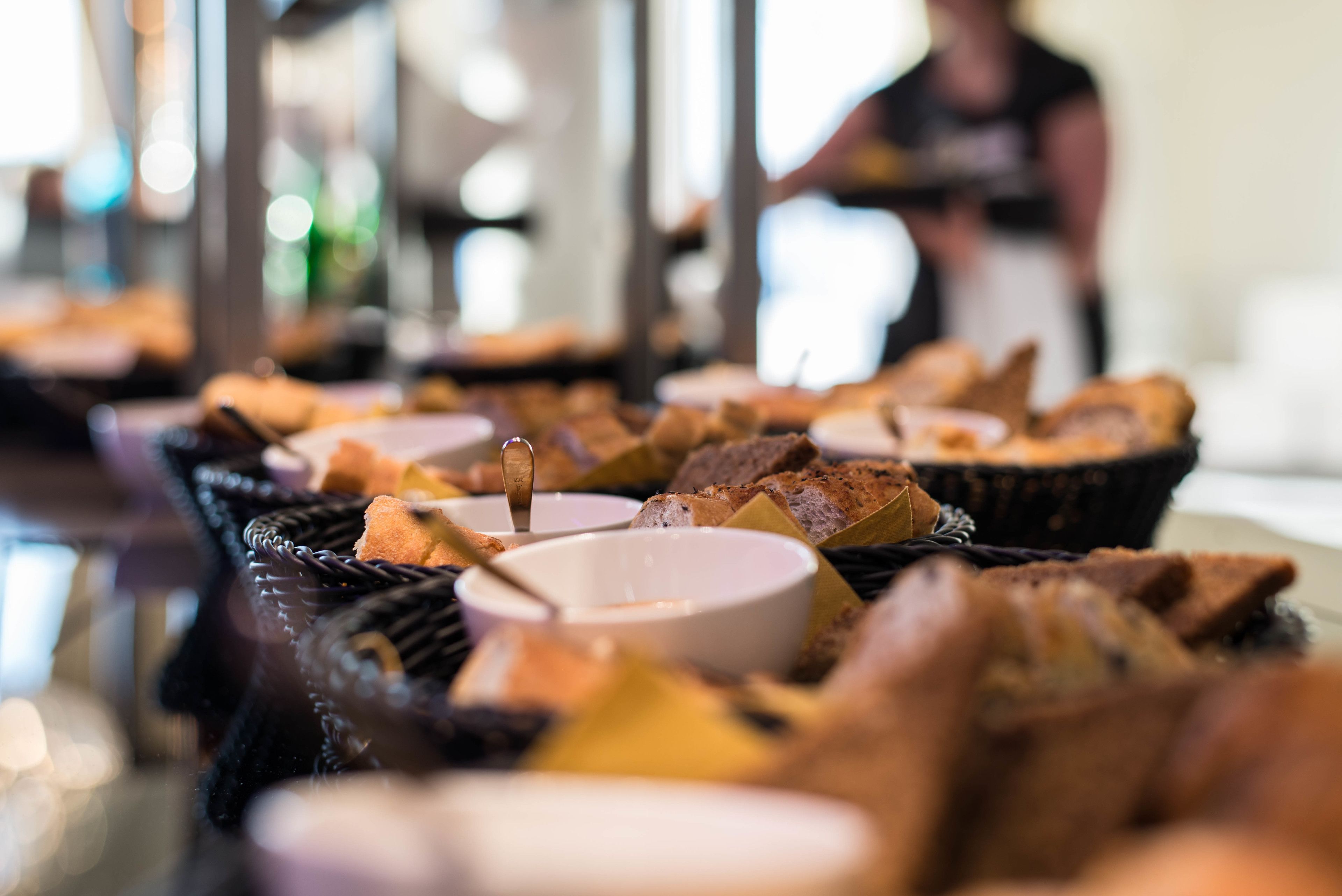 Café da manhã com buffet todos os dias (EUR 25 por pessoa) 