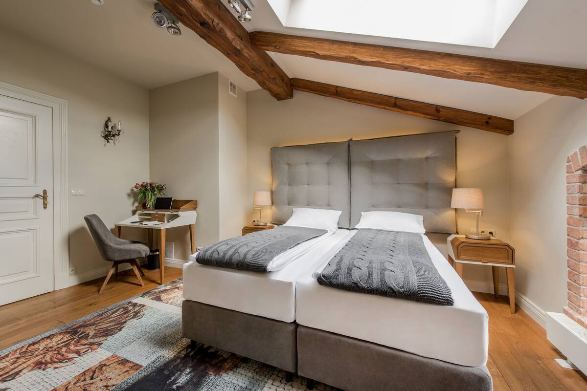 Premium bedding, minibar, in-room safe, laptop workspace