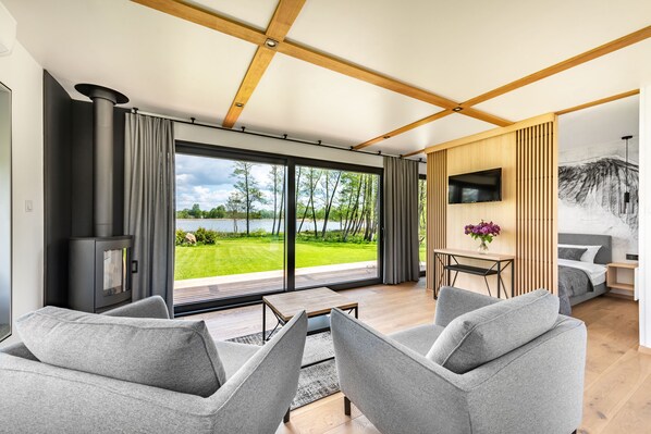 Premium bedding, minibar, in-room safe, laptop workspace