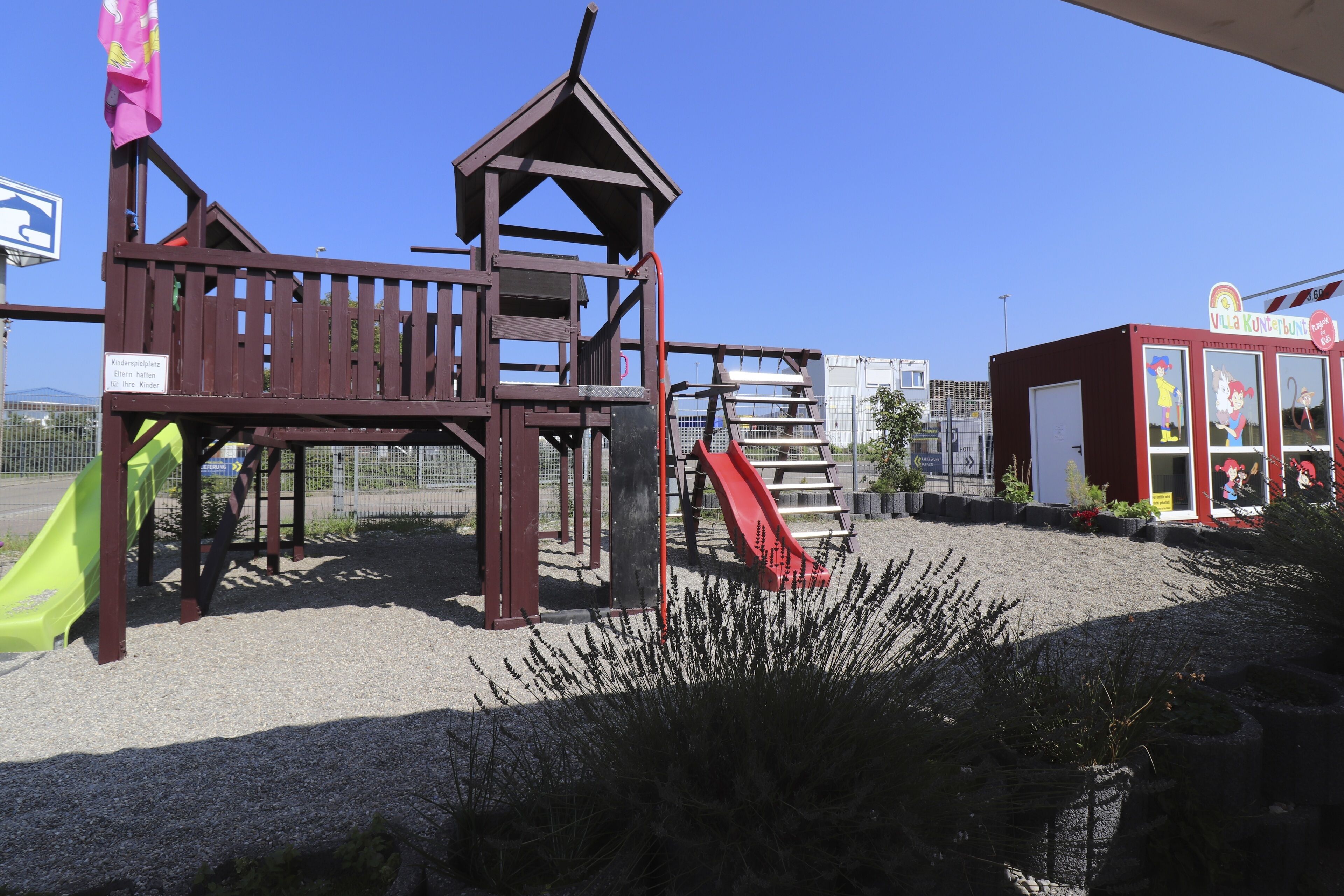 children’s play area – outdoor