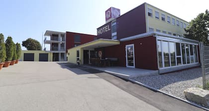 IQ Hotel