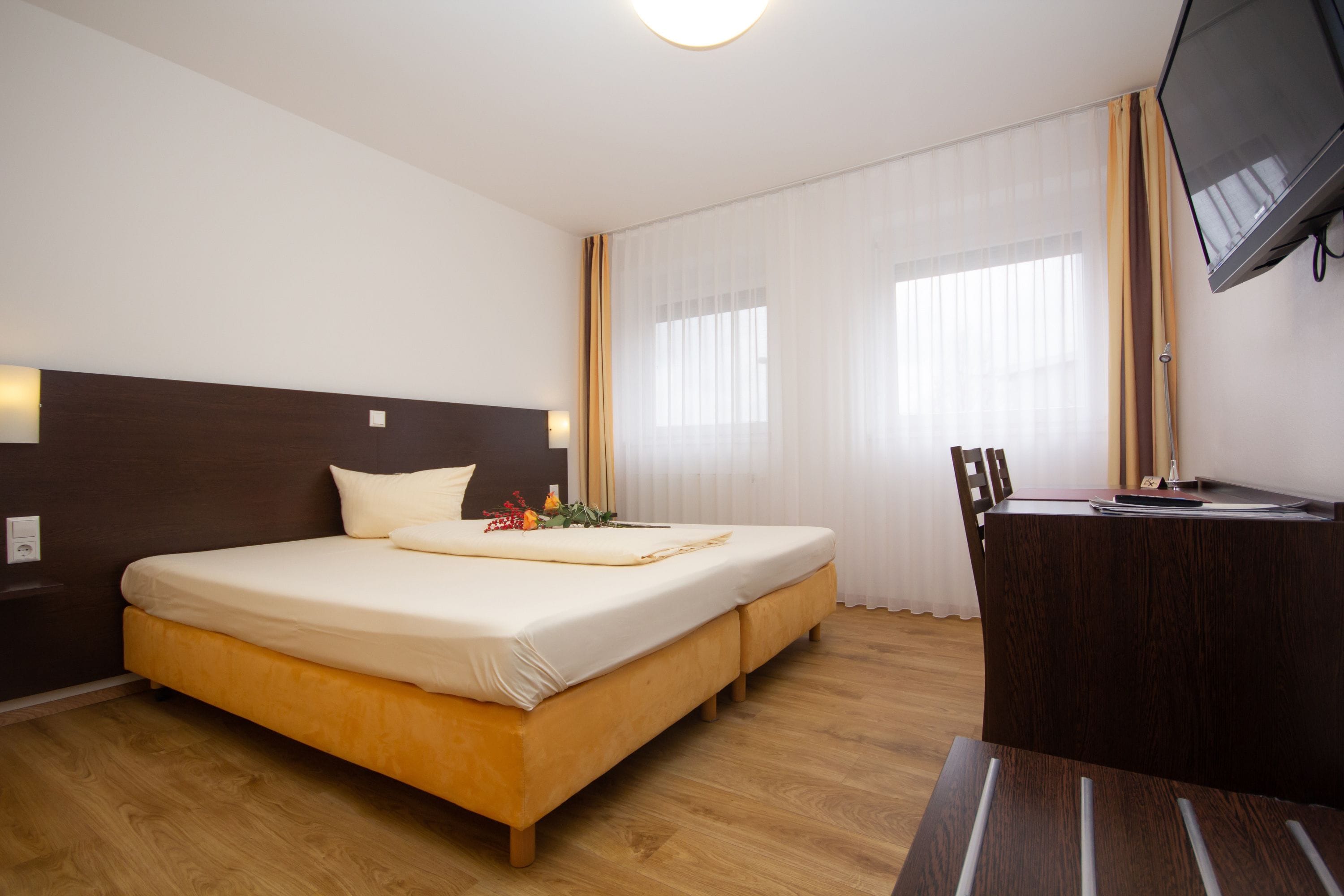 double room | 1 bedroom, blackout curtains, soundproofing, free wifi