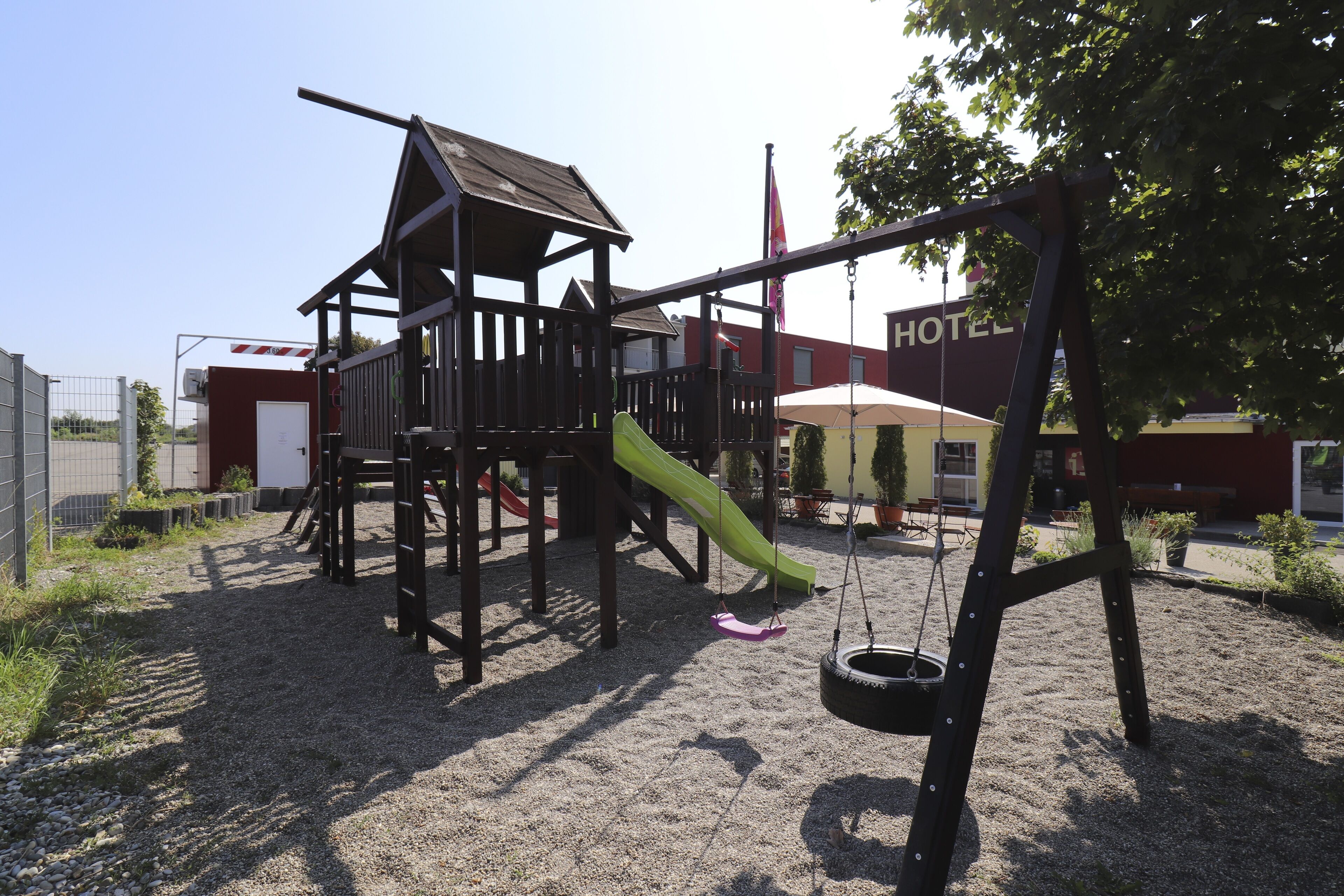 children’s play area – outdoor