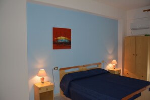Studio, Sea View