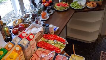 Free daily continental breakfast