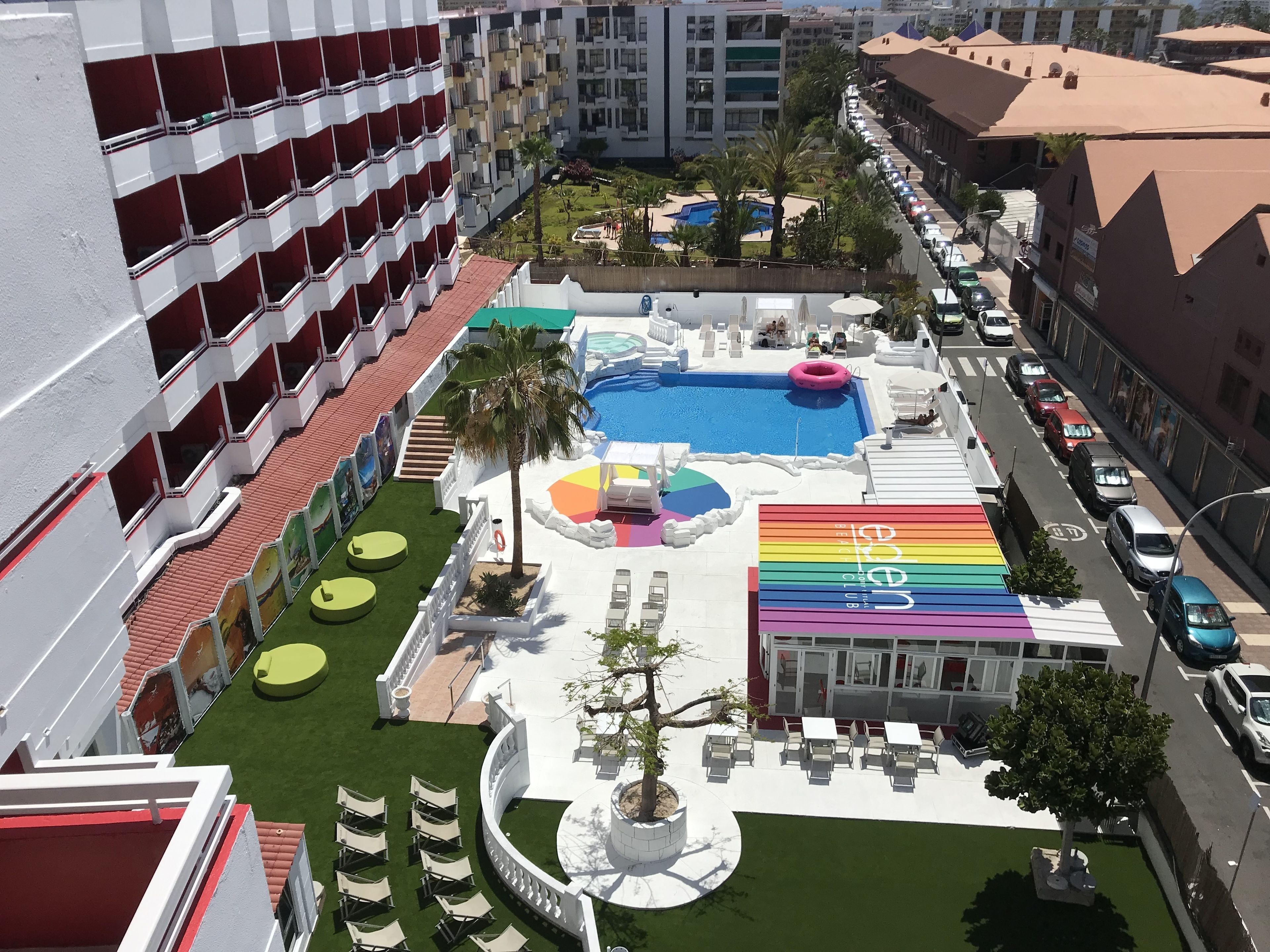 2 outdoor pools, pool umbrellas, pool loungers