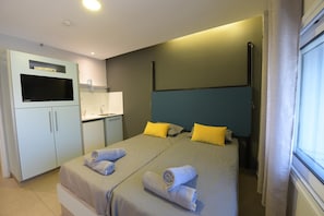 Soundproofing, free WiFi, bed sheets