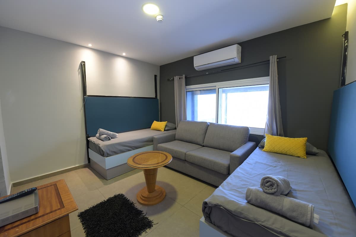 Schallisolierte Zimmer, kostenloses WLAN, Bettwäsche