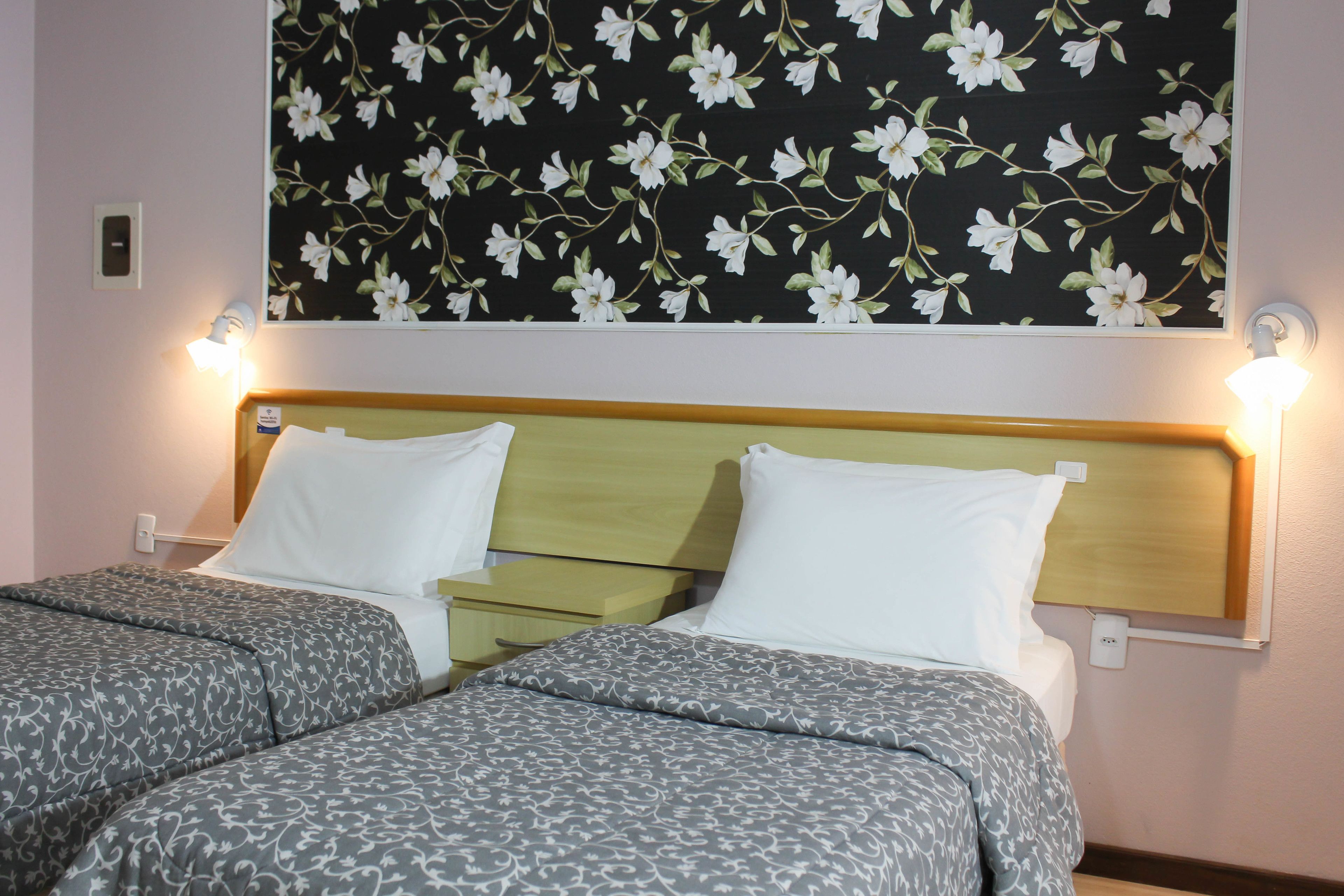 traditional twin room, non smoking | minibar, individually decorated, blackout curtains, rollaway beds