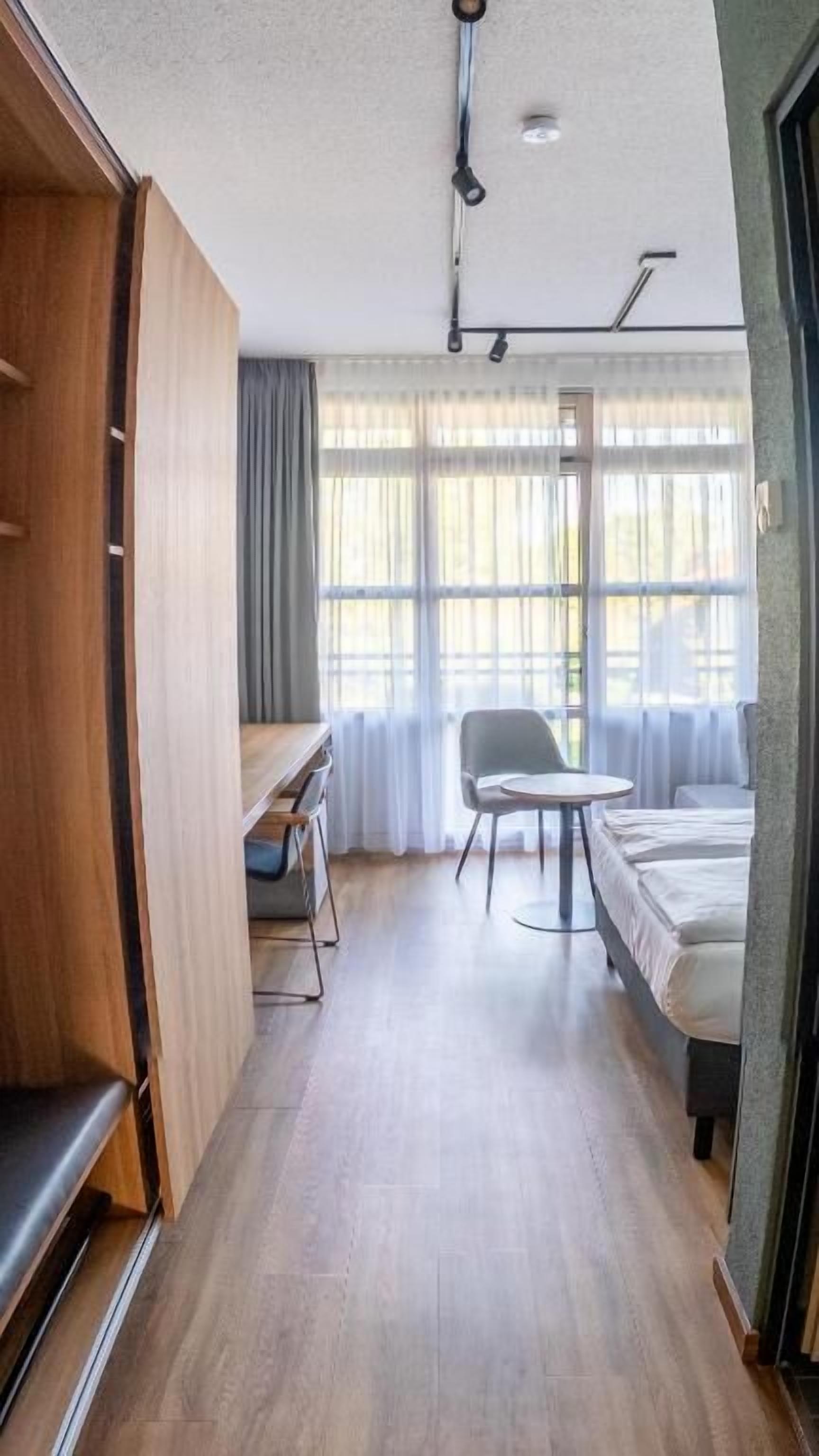 Habitación individual Confort, balcón, vista al patio | Interior