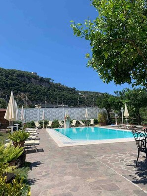 Außenpool (je nach Saison geöffnet)