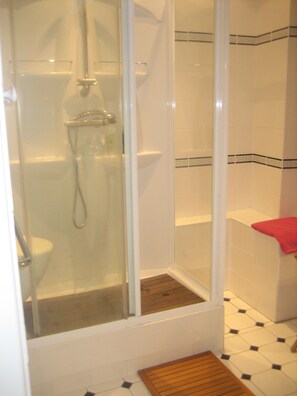 Shower, hair dryer - Apartment Belle Île (Le Palais)