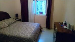 Appartement Ville, 2 chambres | 2 chambres, rideaux d’obscurcissement, fer et planche à repasser