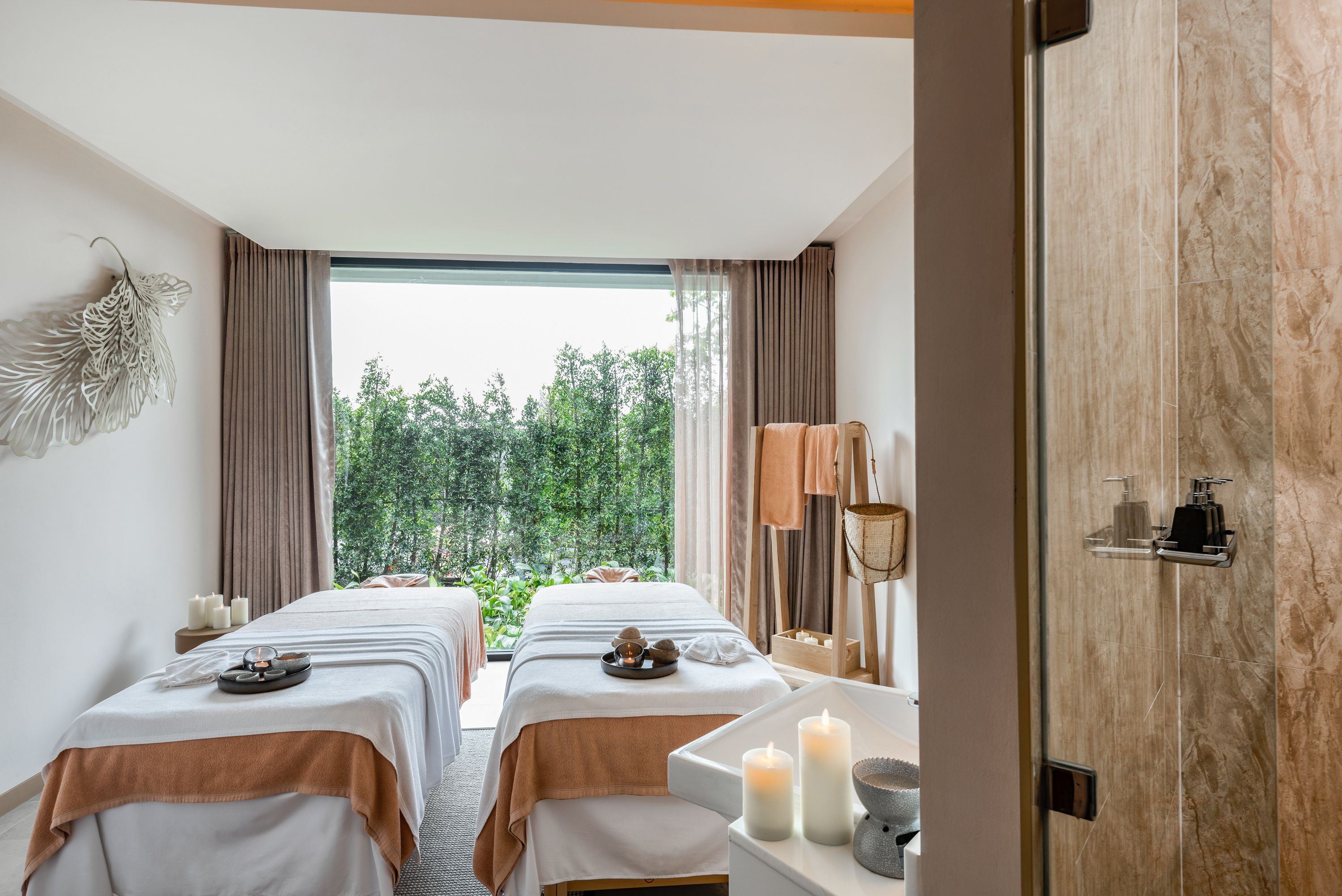 couples treatment room(s)