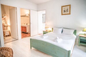 5 bedrooms, iron/ironing board, travel crib, WiFi