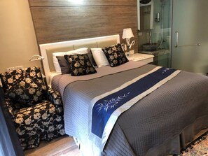 1 bedroom, in-room safe, iron/ironing board, WiFi