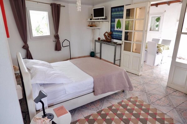 1 bedroom, WiFi, bed sheets