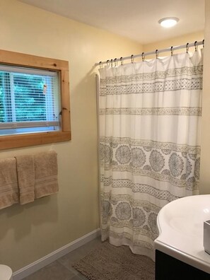 Shower, hair dryer, towels, soap - Relax on Crescent Lake  #2 (Wolfeboro)