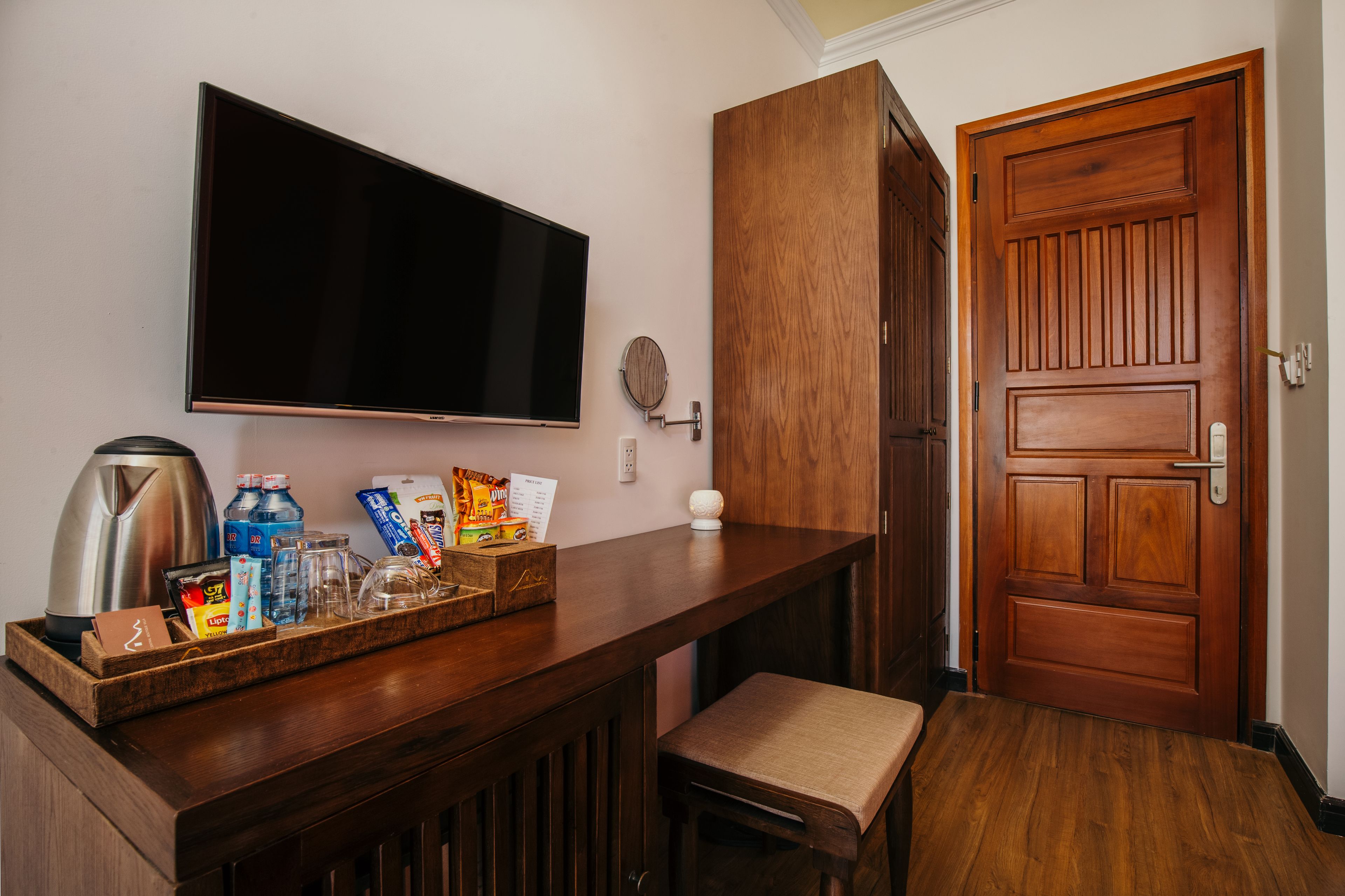 superior double room, garden view | minibar, in-room safe, desk, blackout curtains