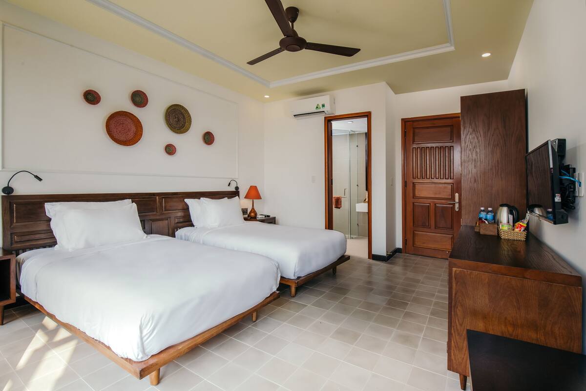 Superior Twin Room, City View