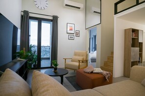 تلفزيون، برامج وأفلام نتفليكس، كُتُب، خدمات بث