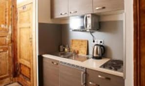 Coffee/tea maker, electric kettle