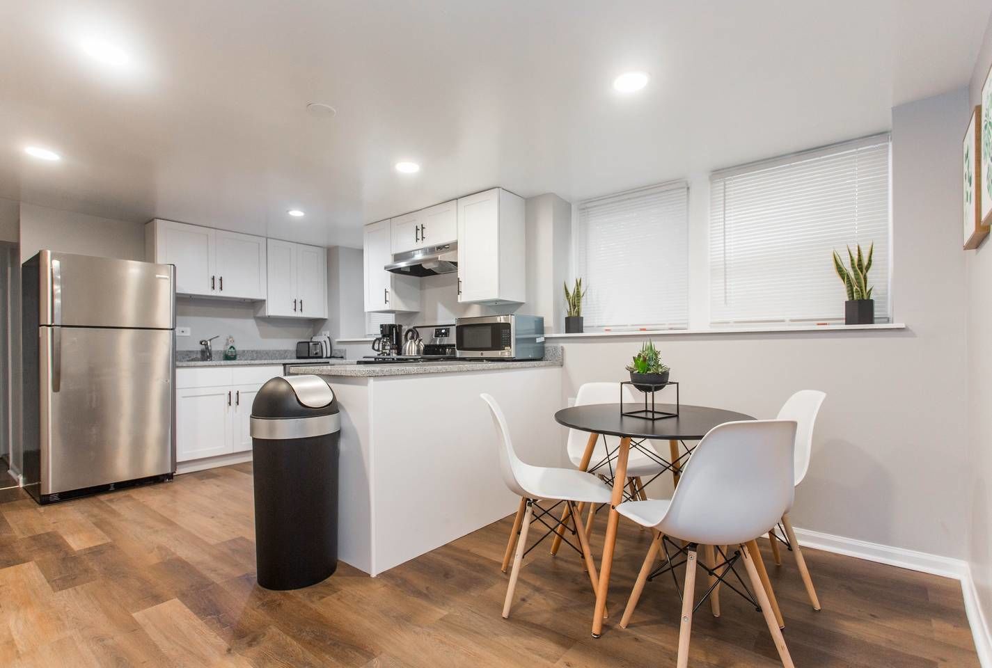 Apartment (3 Bedrooms) | Private kitchen | Microwave, stovetop, dishwasher