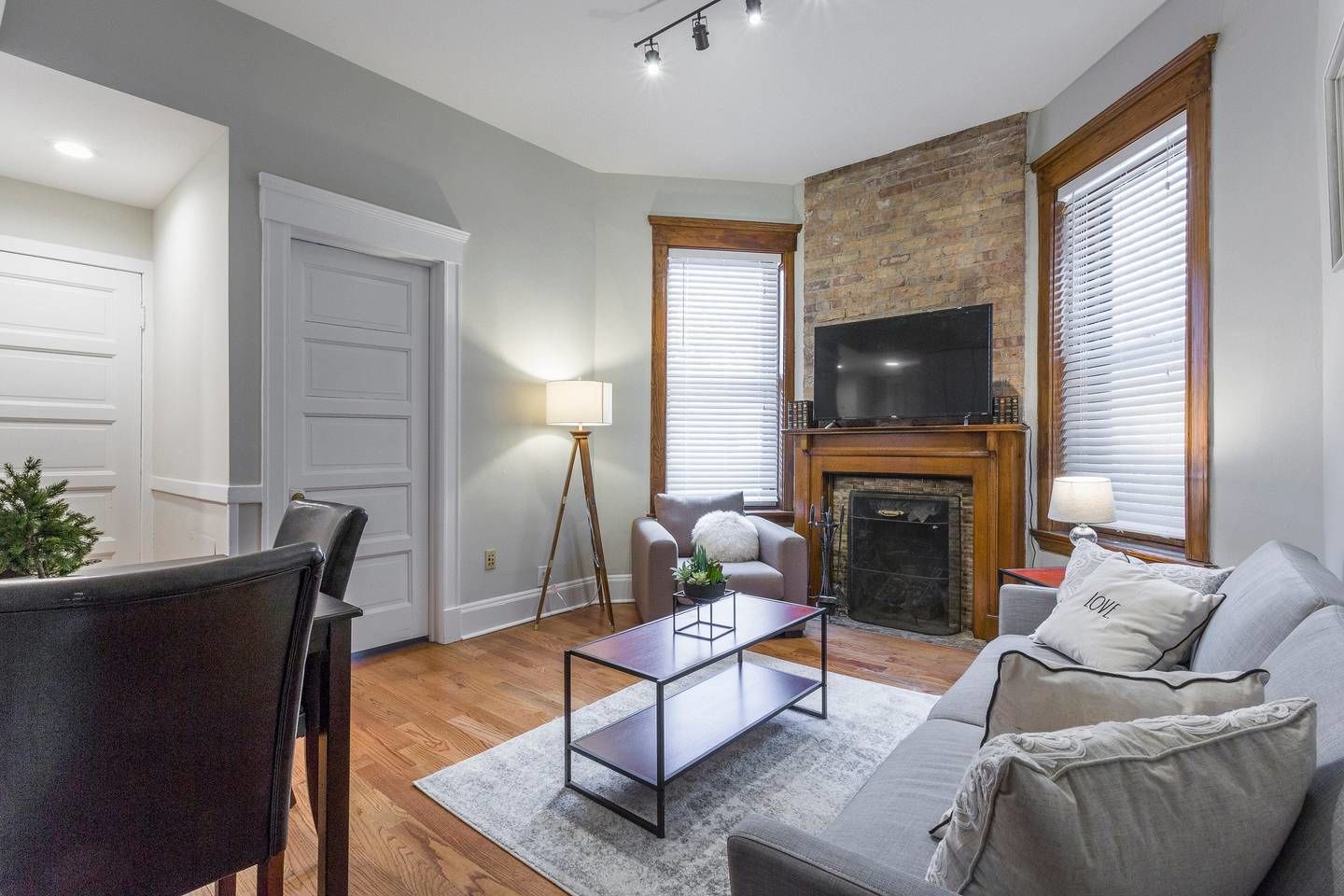 Apartment (2 Bedrooms) | Living room | TV