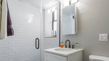 Apartment (2 Bedrooms) | Bathroom