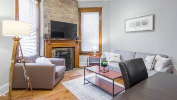 Apartment (2 Bedrooms) | Living area | TV
