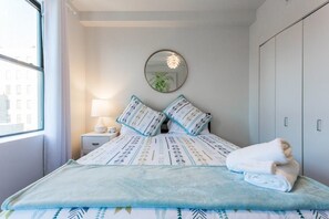 Apartment (1 Bedroom) | 1 bedroom, iron/ironing board, free WiFi - Juniper Mist - Modern 1 Bdr in Downtown (Chicago)