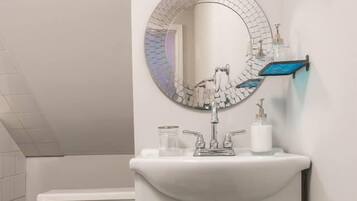 Apartment (2 Bedrooms) | Bathroom