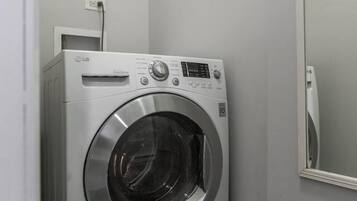 Apartment (2 Bedrooms) | Laundry