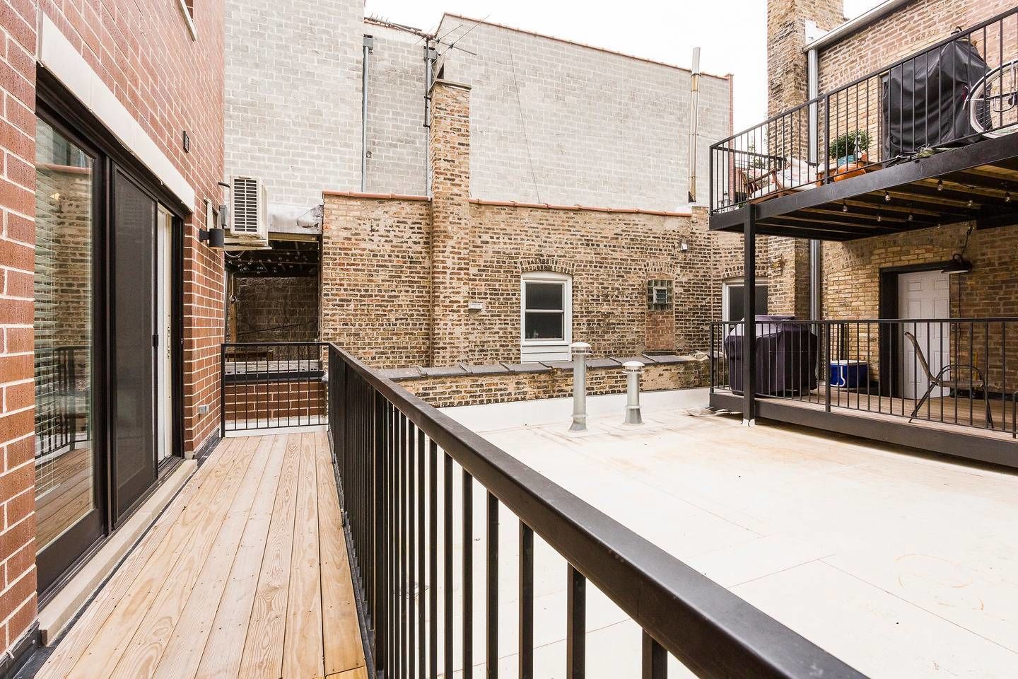 Apartment (2 Bedrooms) | Balcony