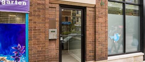 تفاصيل الفندق من الخارج