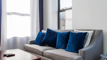 Apartment (1 Bedroom) | Living room | TV