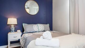 Apartment (1 Bedroom) | 1 bedroom, iron/ironing board, free WiFi