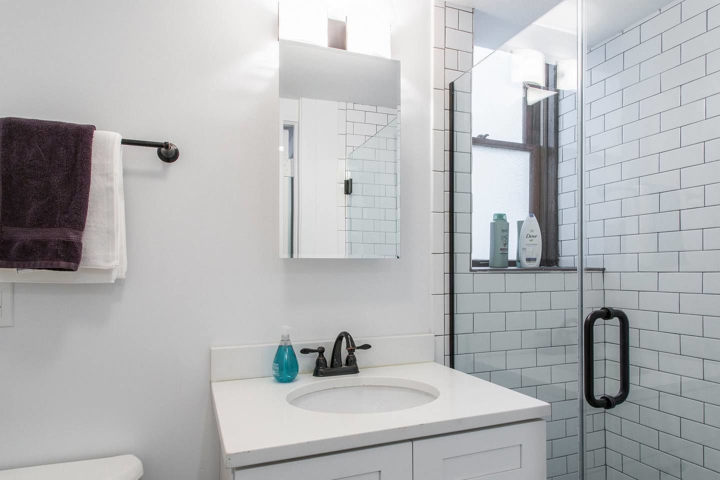 Apartment (2 Bedrooms) | Bathroom | Hair dryer, towels