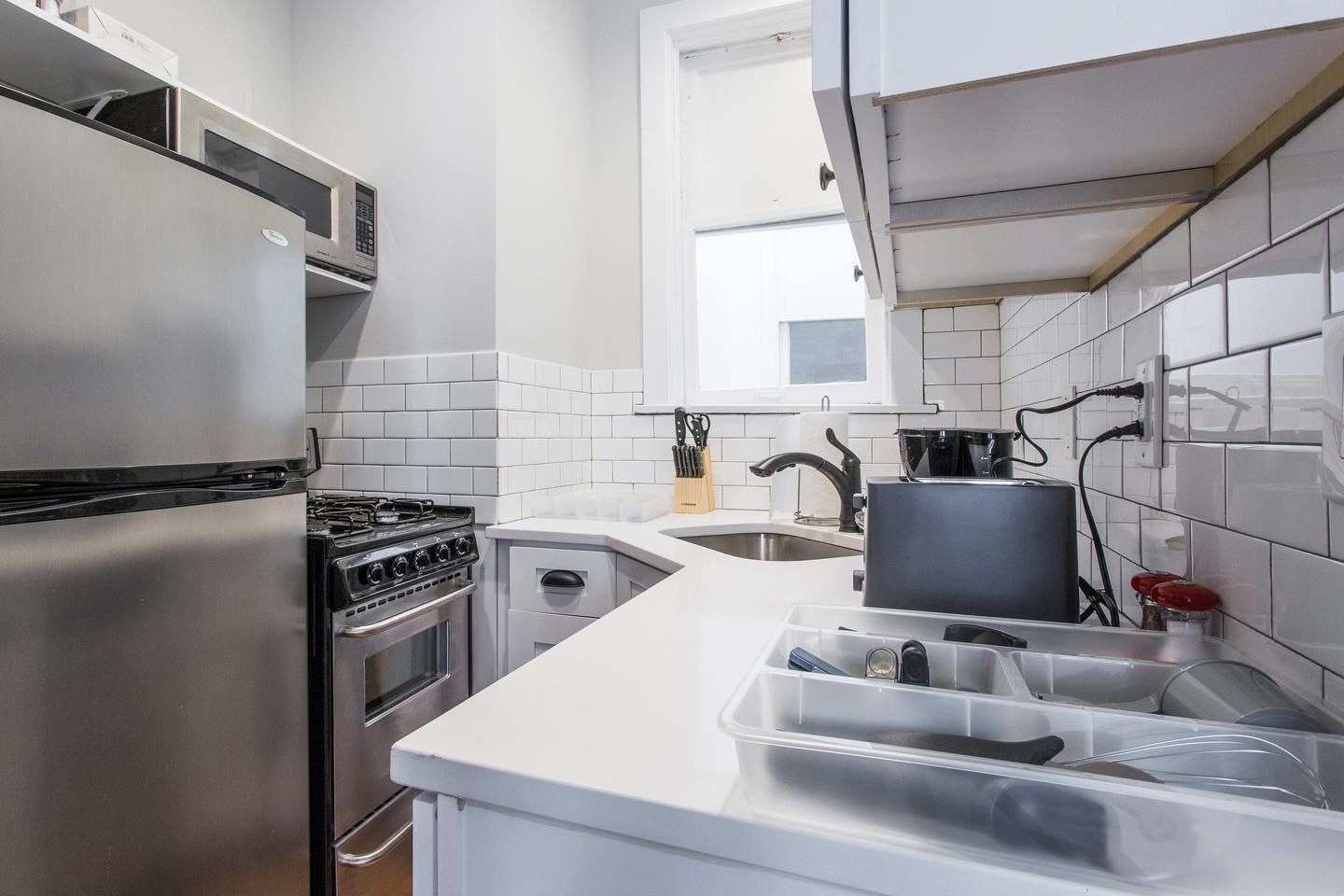 Apartment (2 Bedrooms) | Private kitchen | Microwave, oven, stovetop, dishwasher