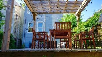 Apartment (3 Bedrooms) | Balcony